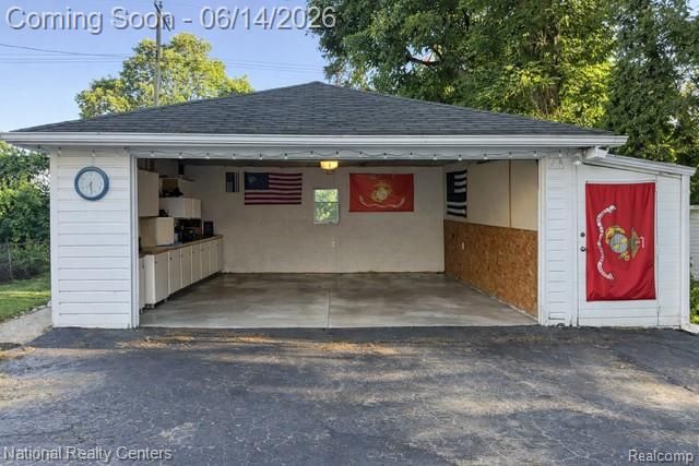 2639 Woodbine Drive, Waterford Charter Township, MI 48328