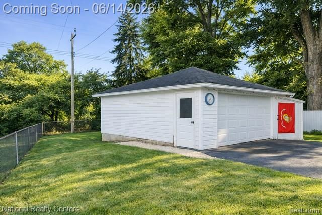 2639 Woodbine Drive, Waterford Charter Township, MI 48328