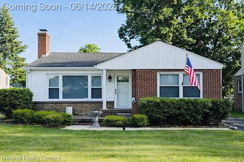 2639 Woodbine Drive, Waterford Charter Township, MI 48328