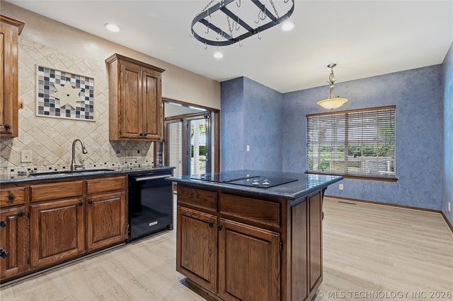 5604 E 101st Place, Tulsa, OK 74137