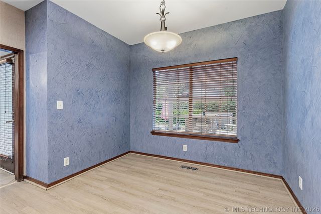 5604 E 101st Place, Tulsa, OK 74137