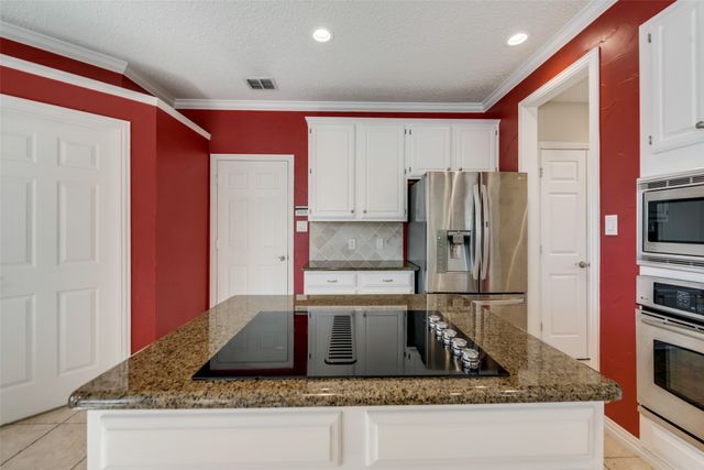 3809 Rockbrook Drive, Carrollton, TX 75007