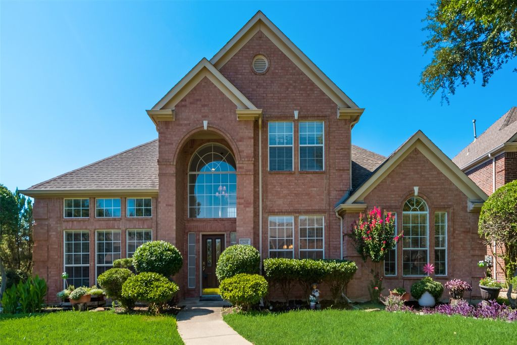 3809 Rockbrook Drive, Carrollton, TX 75007