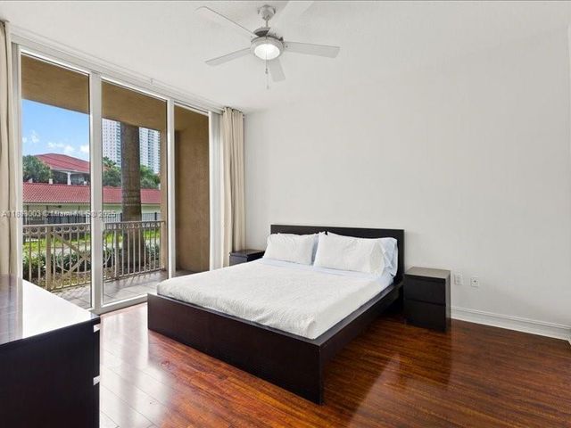 3001 NE 185th St 121, Aventura, FL 33180