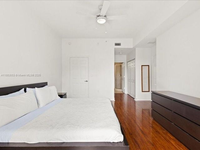 3001 NE 185th St 121, Aventura, FL 33180