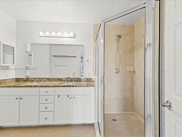 3001 NE 185th St 121, Aventura, FL 33180