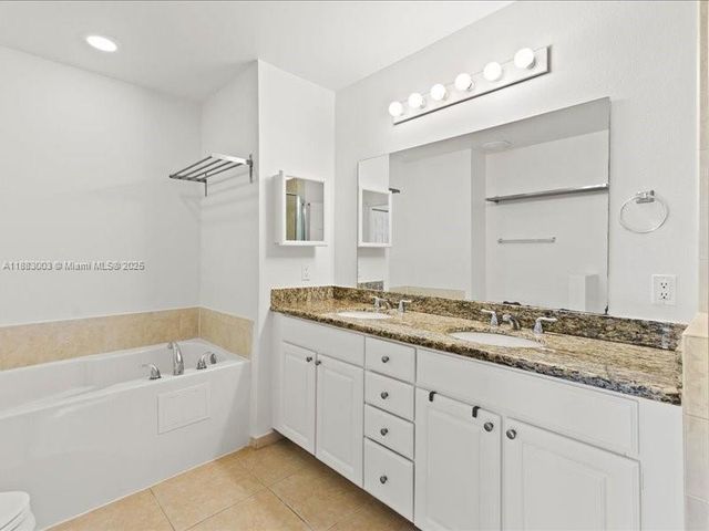 3001 NE 185th St 121, Aventura, FL 33180