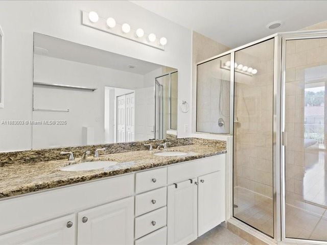 3001 NE 185th St 121, Aventura, FL 33180