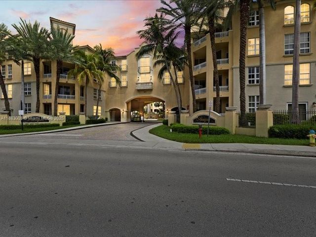 3001 NE 185th St 121, Aventura, FL 33180