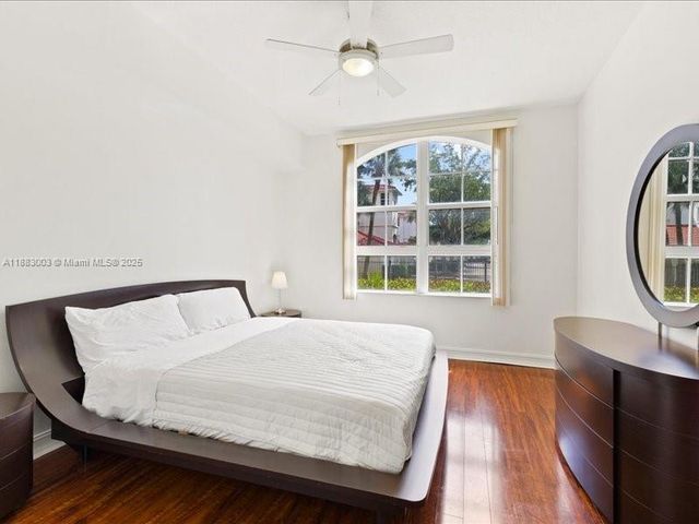 3001 NE 185th St 121, Aventura, FL 33180