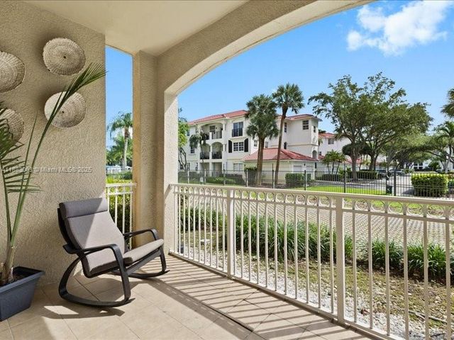 3001 NE 185th St 121, Aventura, FL 33180