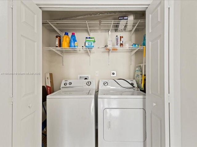 3001 NE 185th St 121, Aventura, FL 33180