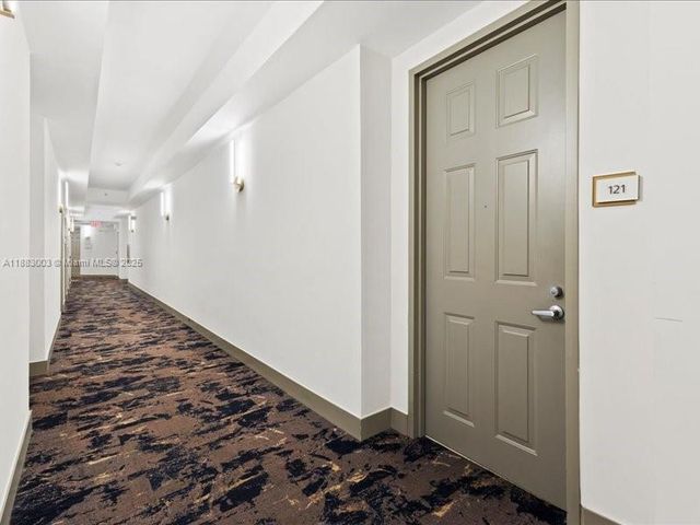 3001 NE 185th St 121, Aventura, FL 33180