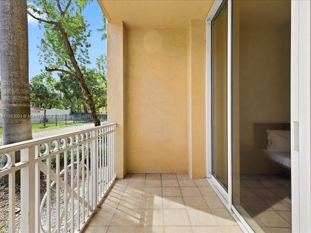 3001 NE 185th St 121, Aventura, FL 33180