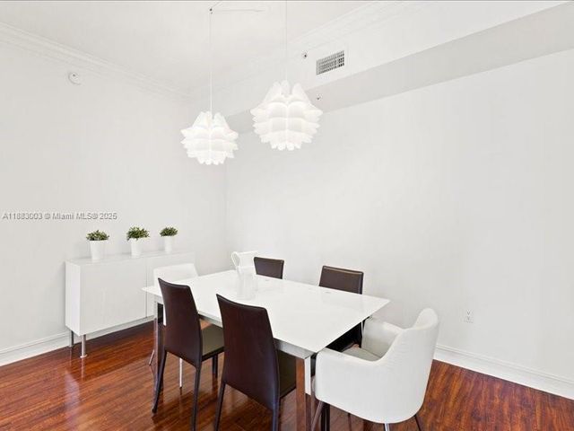 3001 NE 185th St 121, Aventura, FL 33180