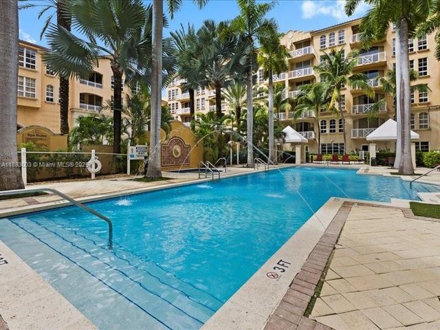 3001 NE 185th St 121, Aventura, FL 33180