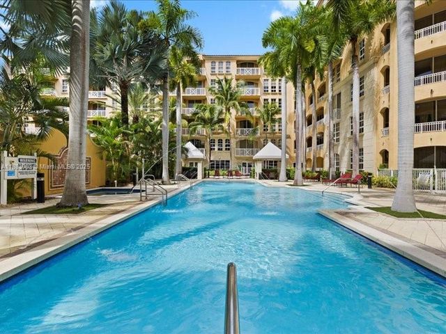 3001 NE 185th St 121, Aventura, FL 33180