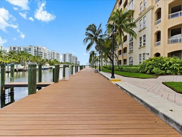 3001 NE 185th St 121, Aventura, FL 33180