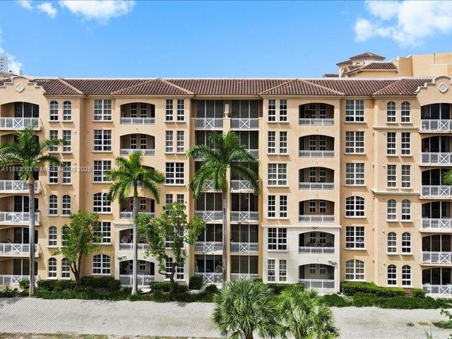 3001 NE 185th St 121, Aventura, FL 33180