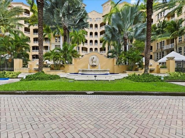 3001 NE 185th St 121, Aventura, FL 33180