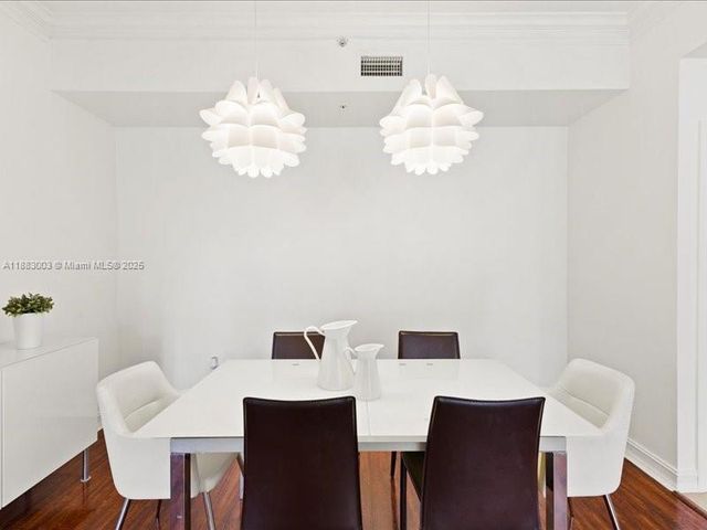 3001 NE 185th St 121, Aventura, FL 33180