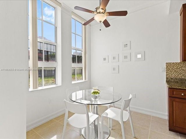 3001 NE 185th St 121, Aventura, FL 33180