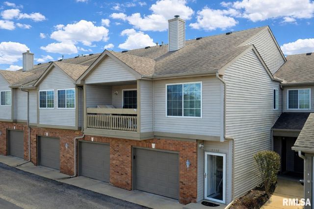 4551 N THORNHILL Drive, Peoria, IL 61615
