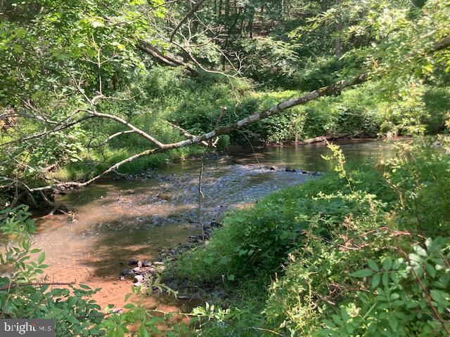 1025 GREEN HILLS RD, Birdsboro, PA 19508
