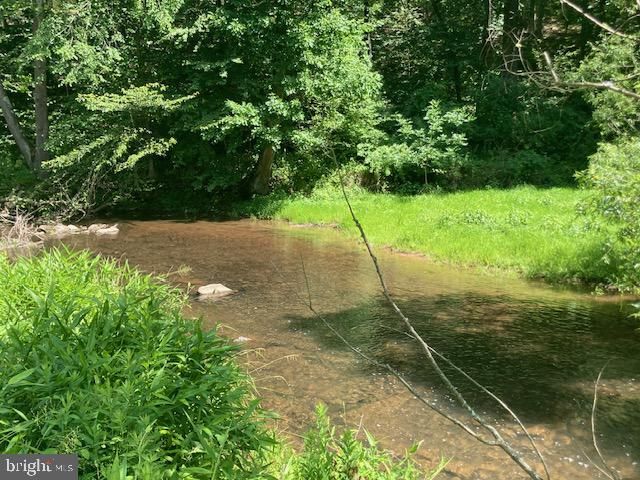 1025 GREEN HILLS RD, Birdsboro, PA 19508