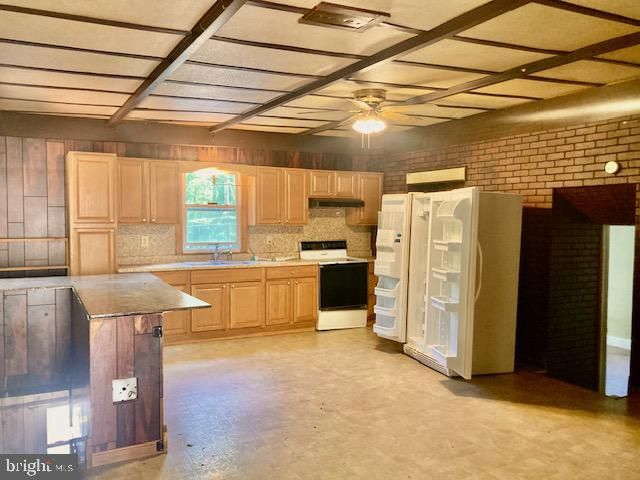 1025 GREEN HILLS RD, Birdsboro, PA 19508