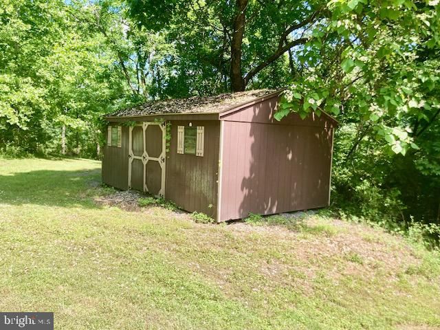 1025 GREEN HILLS RD, Birdsboro, PA 19508