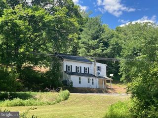 1025 GREEN HILLS RD, Birdsboro, PA 19508