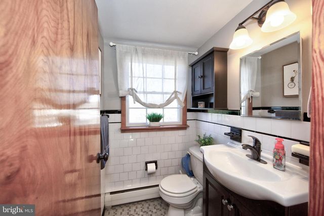 344 IDA AVE, Essex, MD 21221