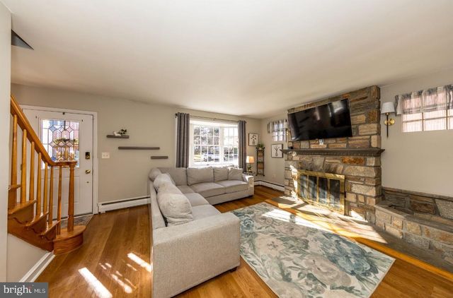 344 IDA AVE, Essex, MD 21221