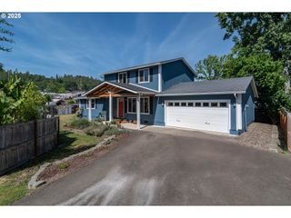 207 Ne FLAGG St, Roseburg, OR 97470