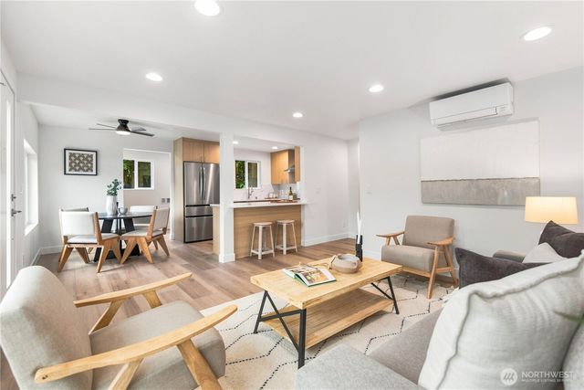 3701 SW 105th Street, Seattle, WA 98146