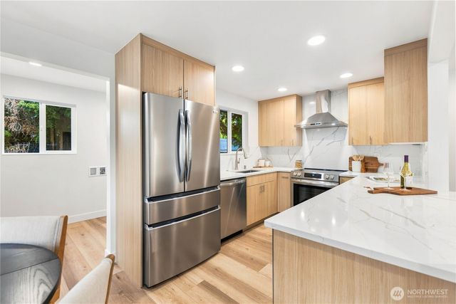 3701 SW 105th Street, Seattle, WA 98146