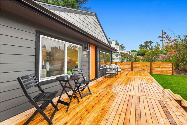 3701 SW 105th Street, Seattle, WA 98146