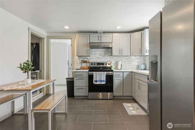 8235 E B Street, Tacoma, WA 98404