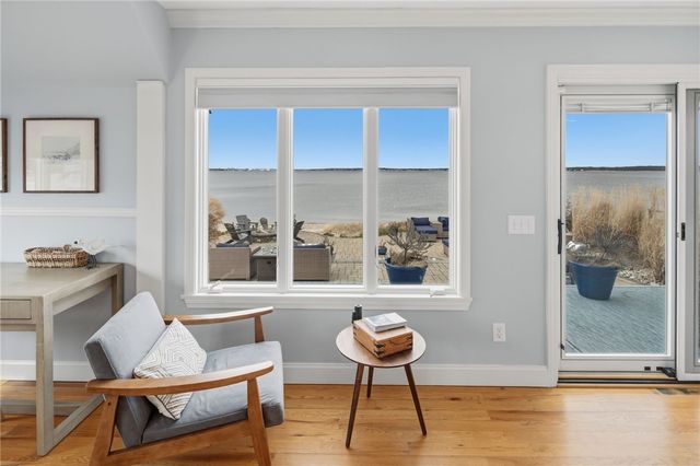 360 Shawomet Avenue, Warwick, RI 02889