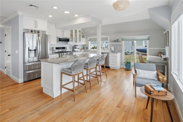 360 Shawomet Avenue, Warwick, RI 02889