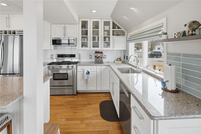 360 Shawomet Avenue, Warwick, RI 02889