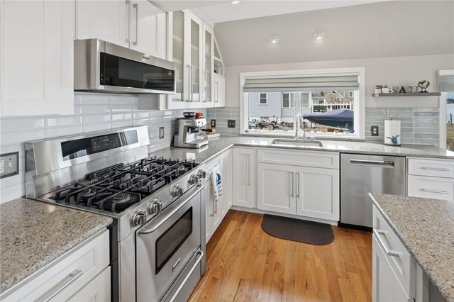 360 Shawomet Avenue, Warwick, RI 02889