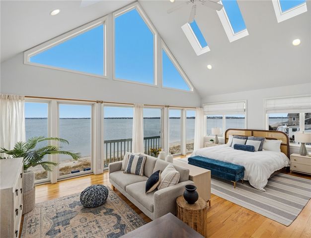 360 Shawomet Avenue, Warwick, RI 02889