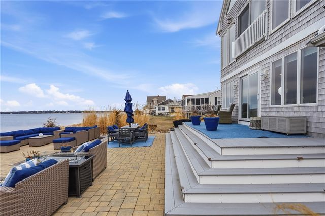 360 Shawomet Avenue, Warwick, RI 02889