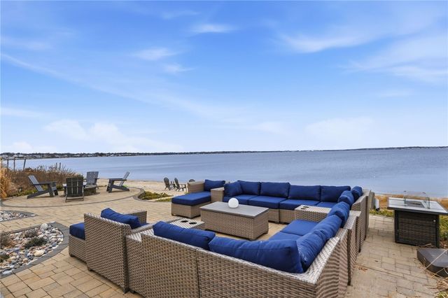 360 Shawomet Avenue, Warwick, RI 02889