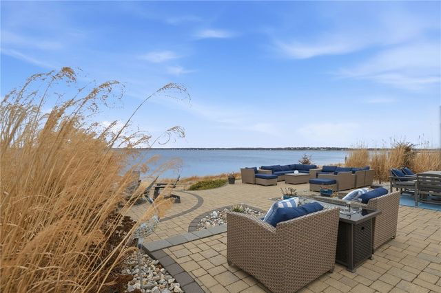 360 Shawomet Avenue, Warwick, RI 02889