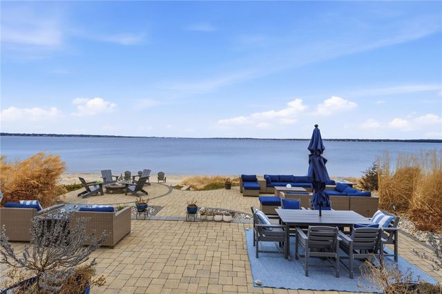 360 Shawomet Avenue, Warwick, RI 02889