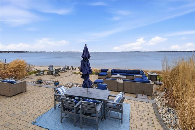 360 Shawomet Avenue, Warwick, RI 02889