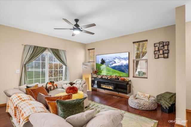 2406 Brush Hill Circle, Joliet, IL 60432